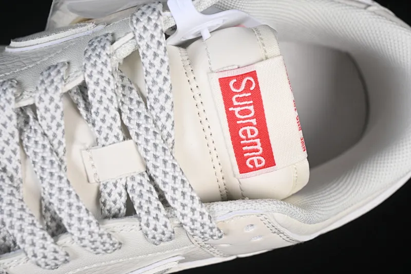 All categories Nk SB Dunk Series Nk SB Dunk Low High-end customized low-top sneakers Nike SB Dunk Low Supreme co-branded off-white red hook Anniversary high-end customized low-top casual sneakers CS1688-109
